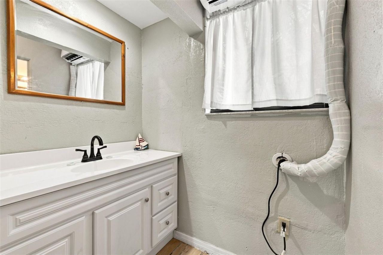 10450 Gulf Boulevard, Treasure Island, FL 33706 Photo