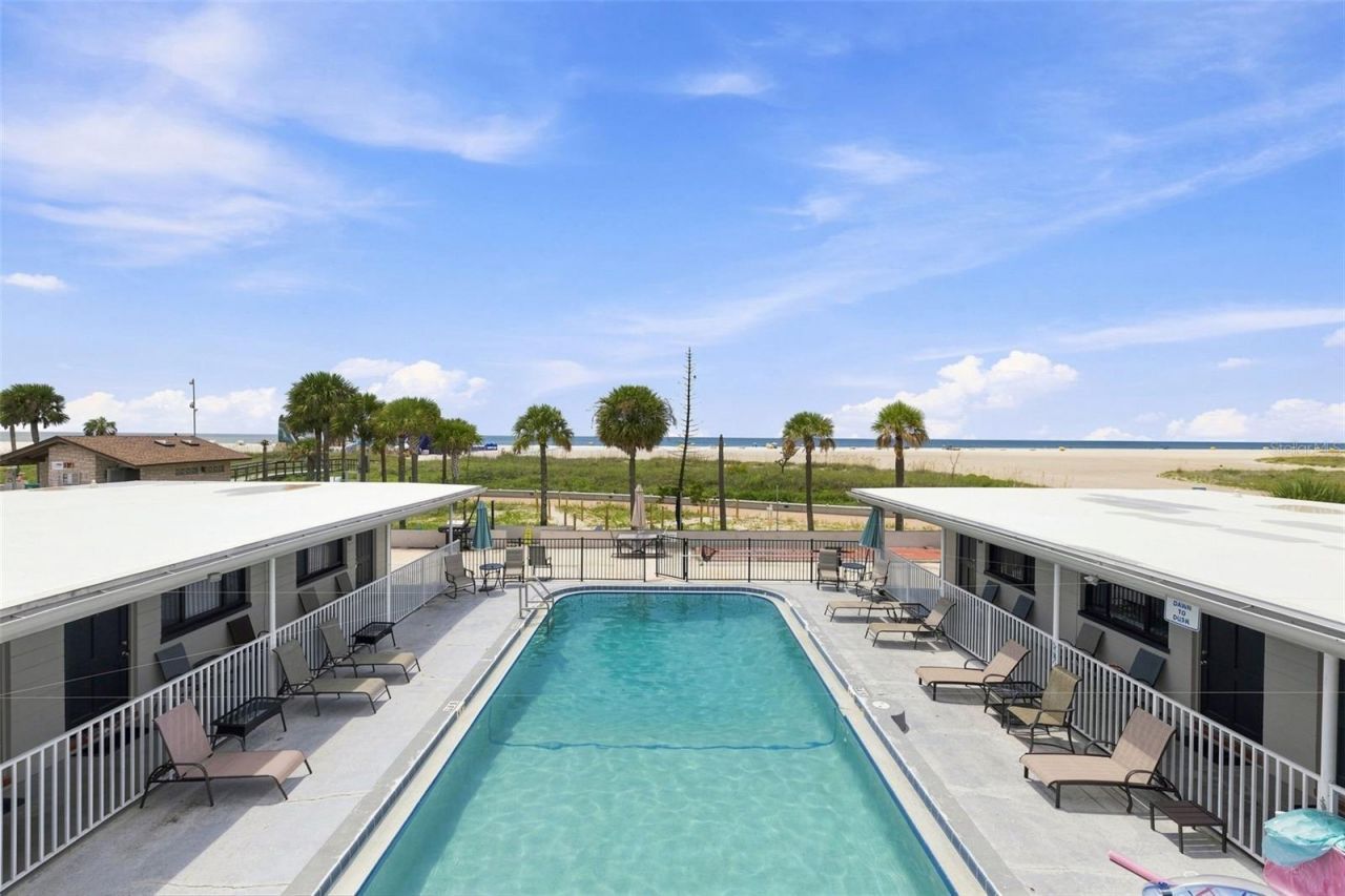 10450 Gulf Boulevard, Treasure Island, FL 33706 Photo