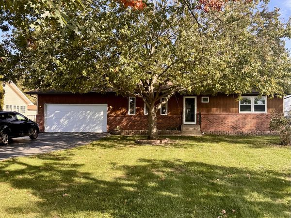 697 N Lake Park Avenue , Hobart, IN 46342