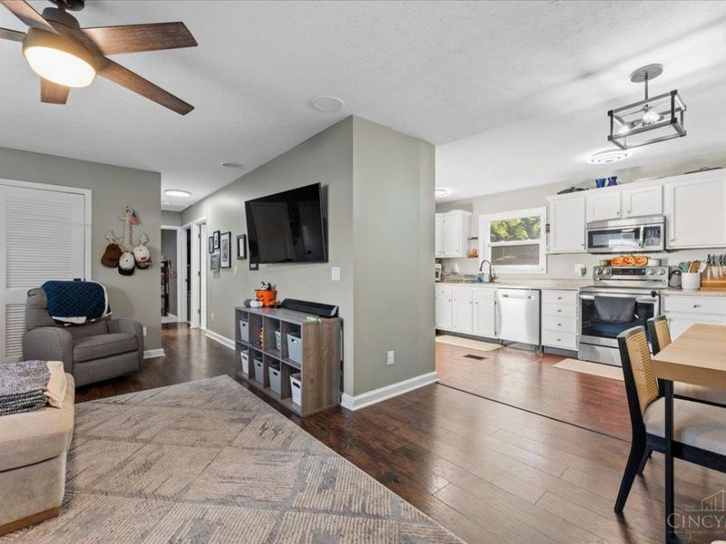 240 Oneida Drive, Loveland, OH 45140 Photo 14