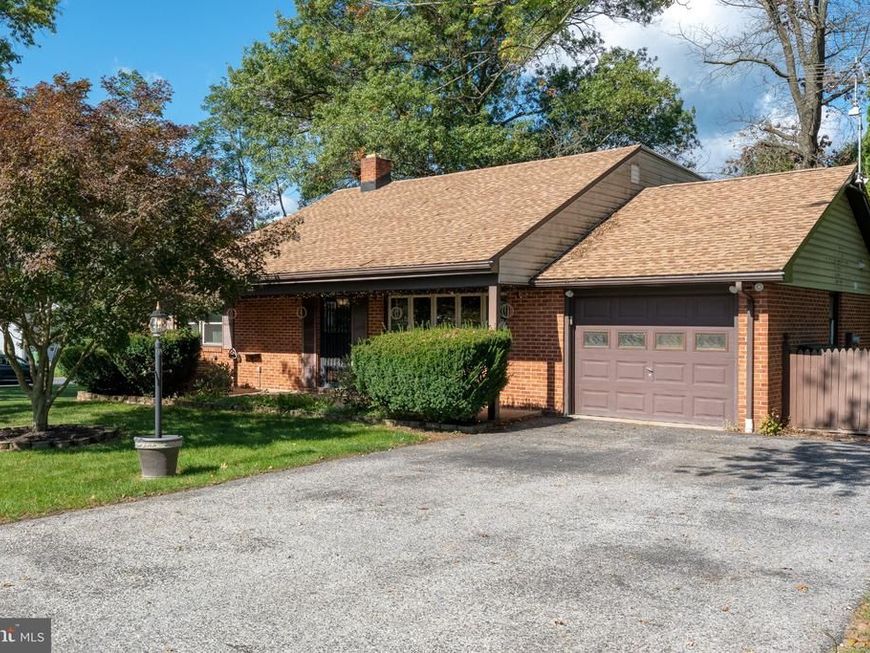 15 Skyline Drive, York, PA 17404 Main Photo