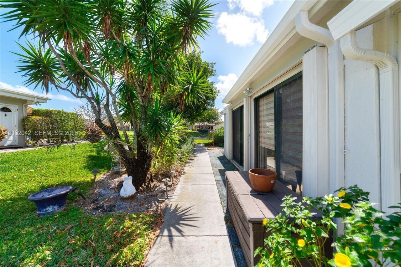 3010 NW 12th St , Unit D, Delray Beach, FL 33445 Photo