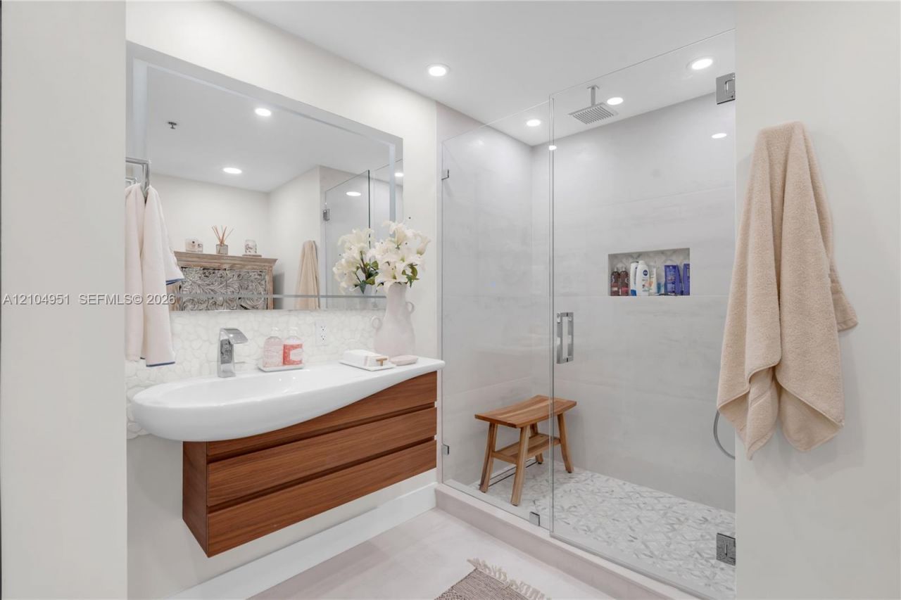 808 Brickell Key Dr , Unit 1006, Miami, FL 33131 Photo