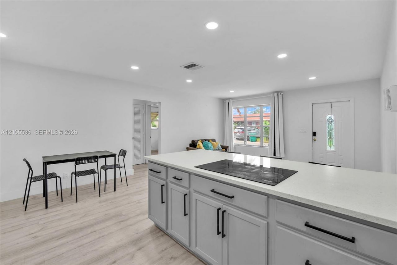 5406 NW 23rd Ave, Tamarac, FL 33309 Photo