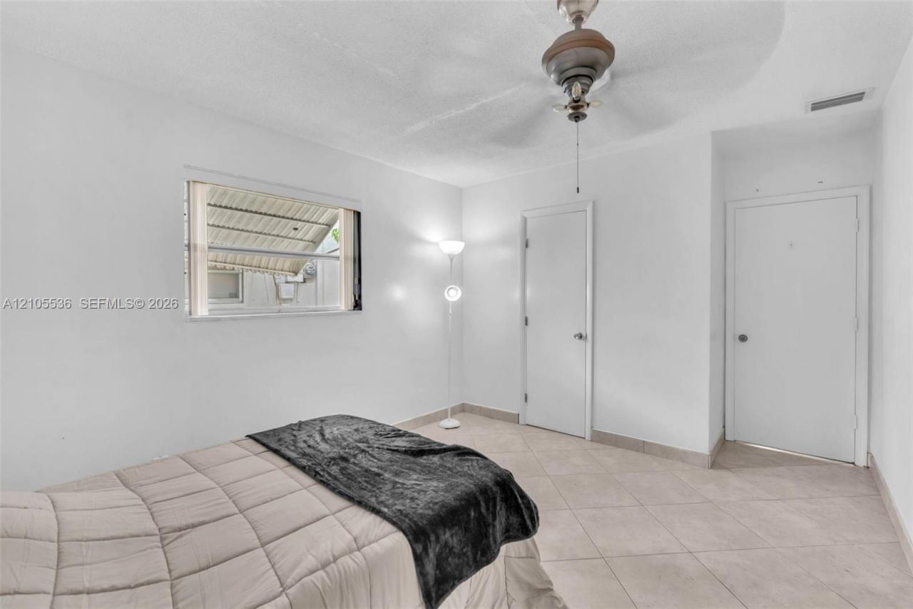 5406 NW 23rd Ave, Tamarac, FL 33309 Photo
