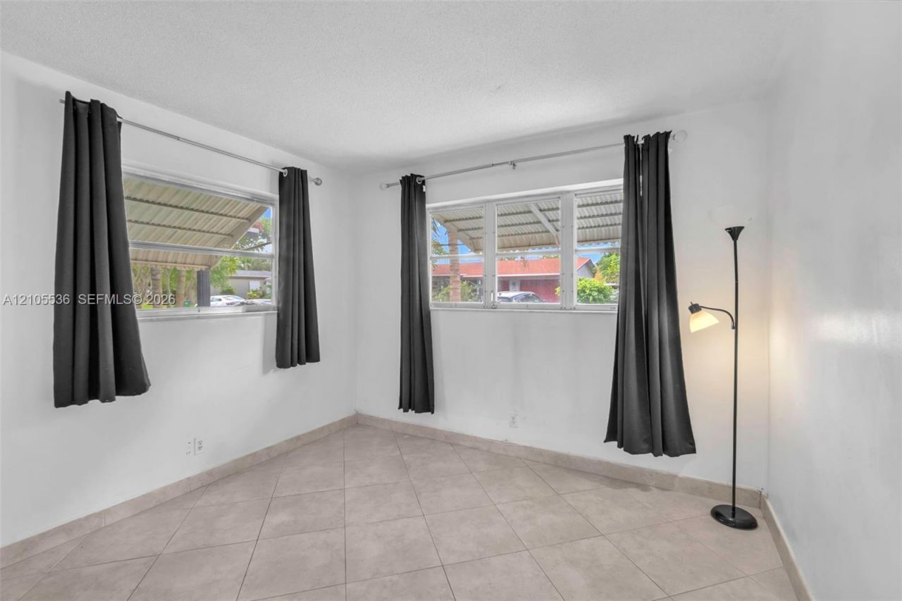 5406 NW 23rd Ave, Tamarac, FL 33309 Photo