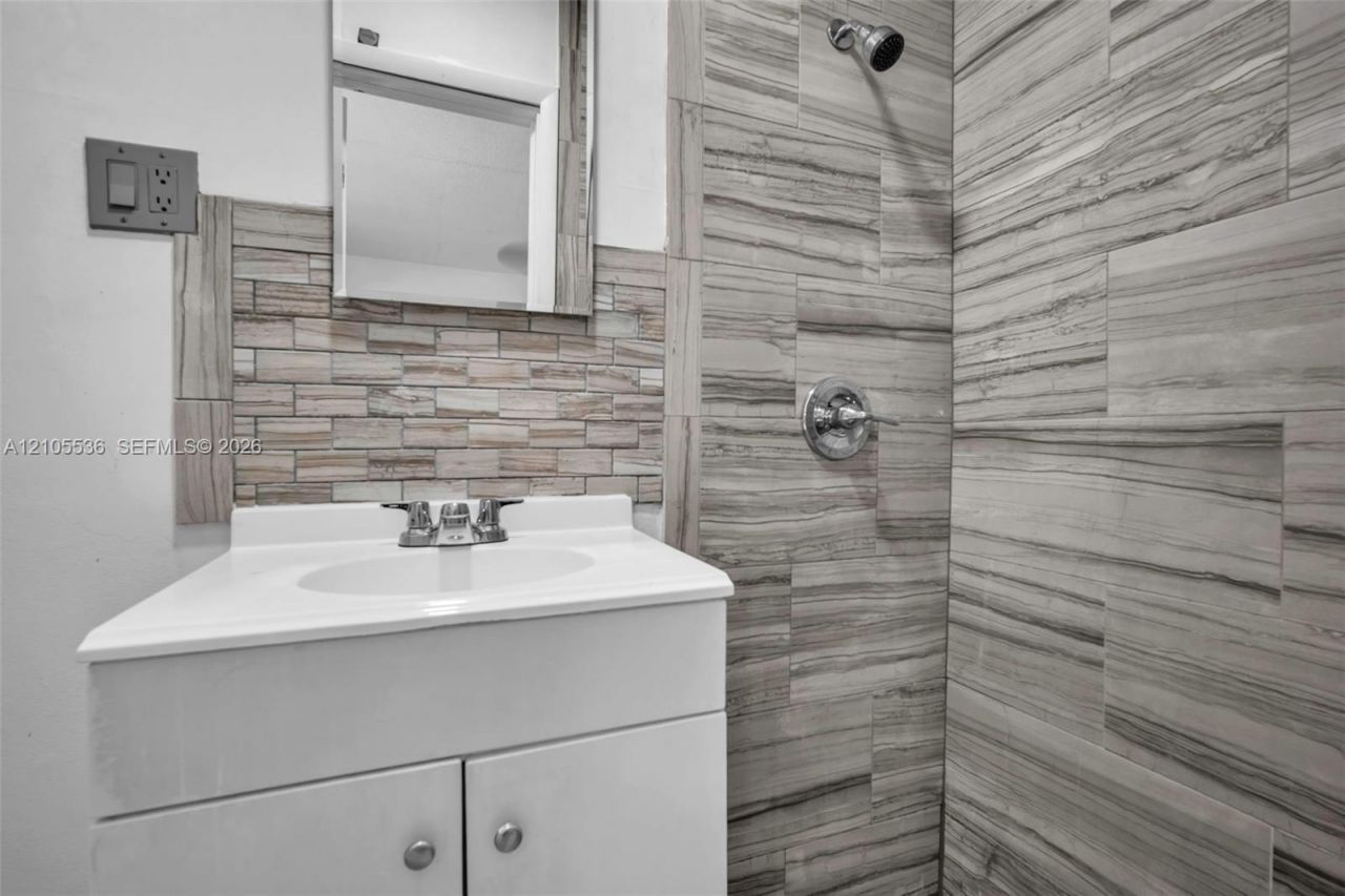 5406 NW 23rd Ave, Tamarac, FL 33309 Photo
