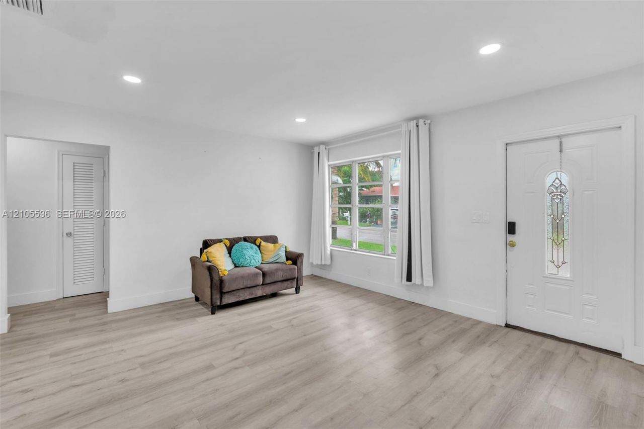 5406 NW 23rd Ave, Tamarac, FL 33309 Photo