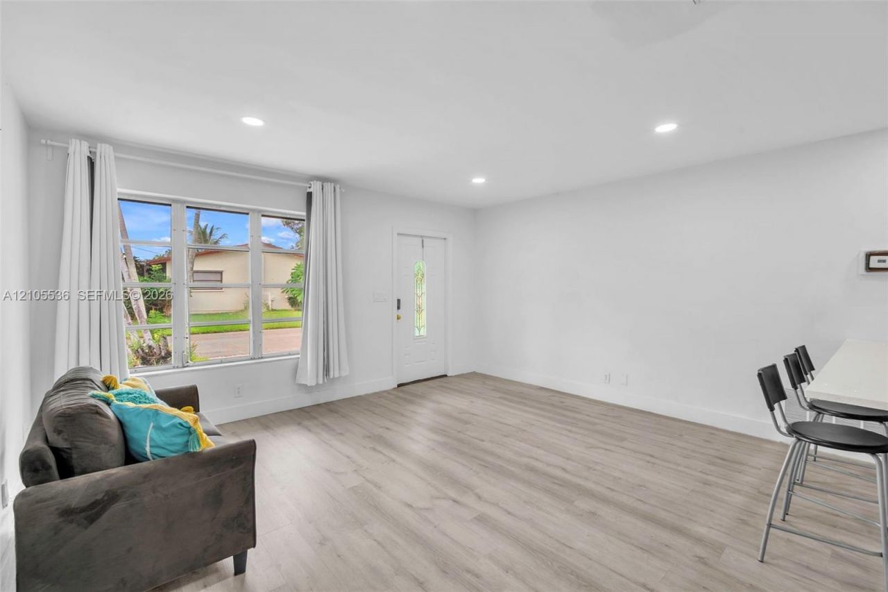 5406 NW 23rd Ave, Tamarac, FL 33309 Photo