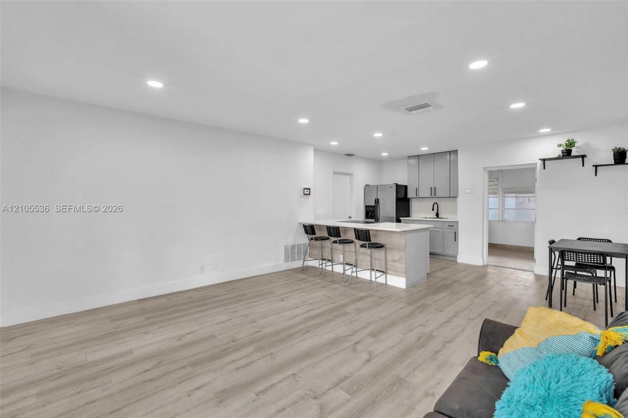 5406 NW 23rd Ave, Tamarac, FL 33309 Photo