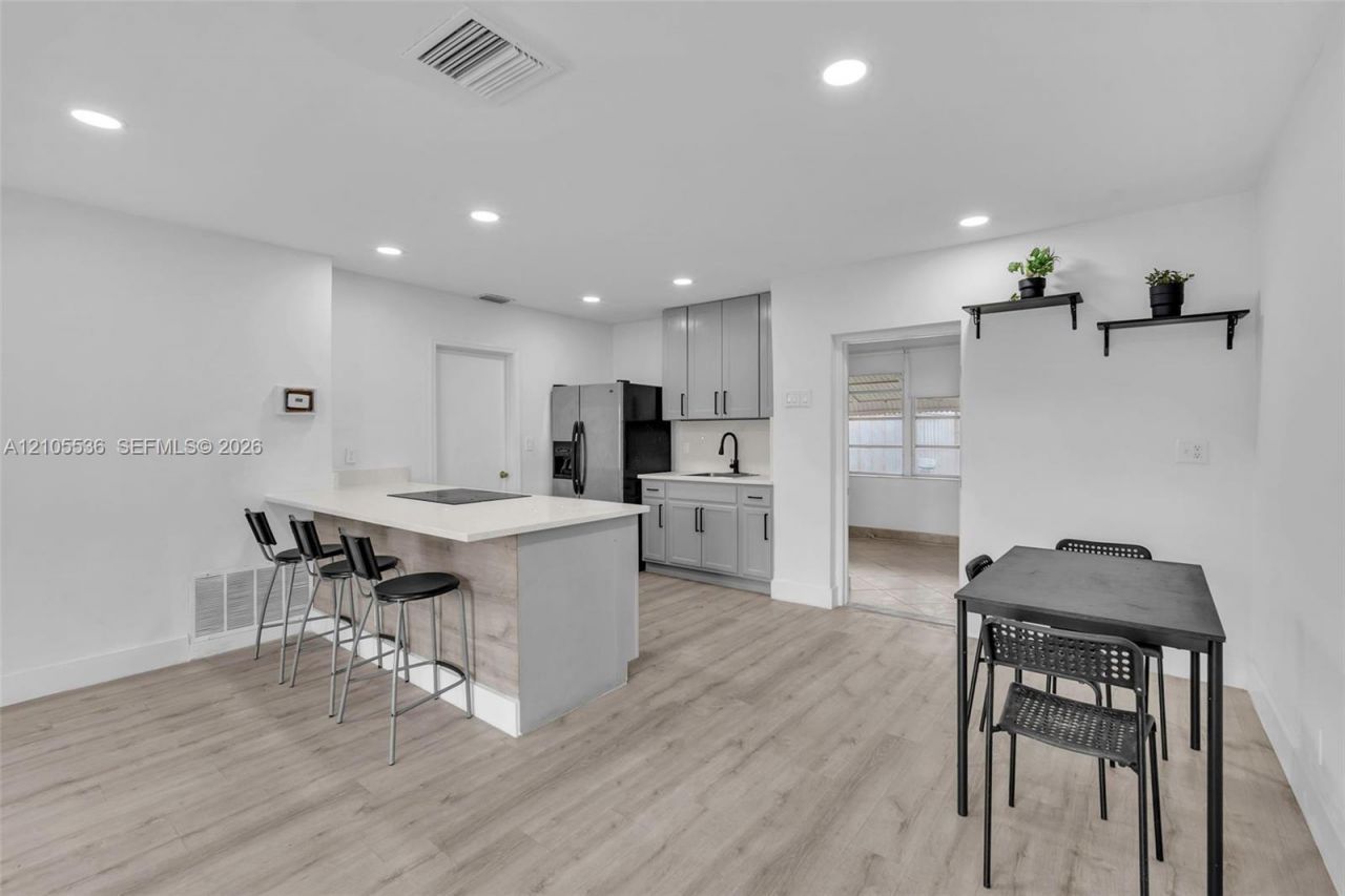 5406 NW 23rd Ave, Tamarac, FL 33309 Photo