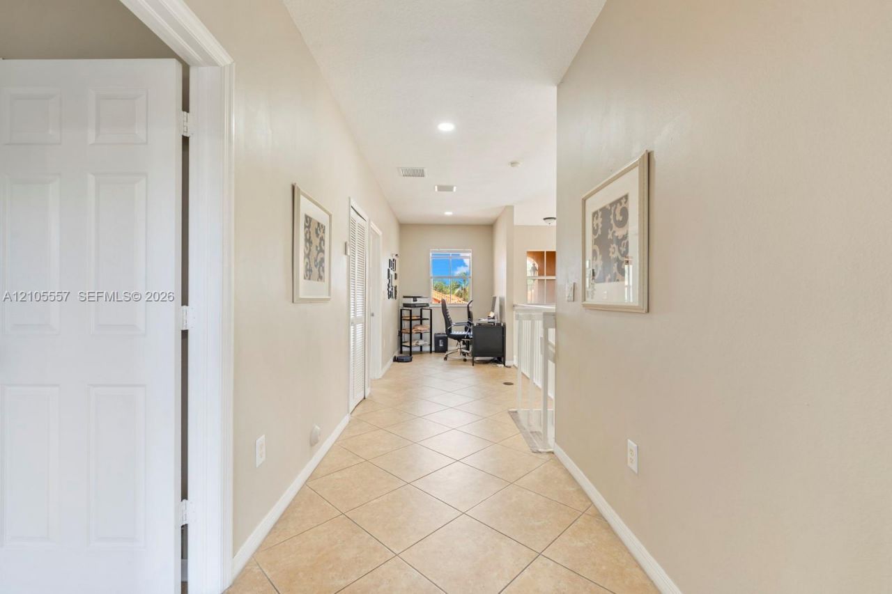 3004 SW 156th Pl , Miami, FL 33185 Photo