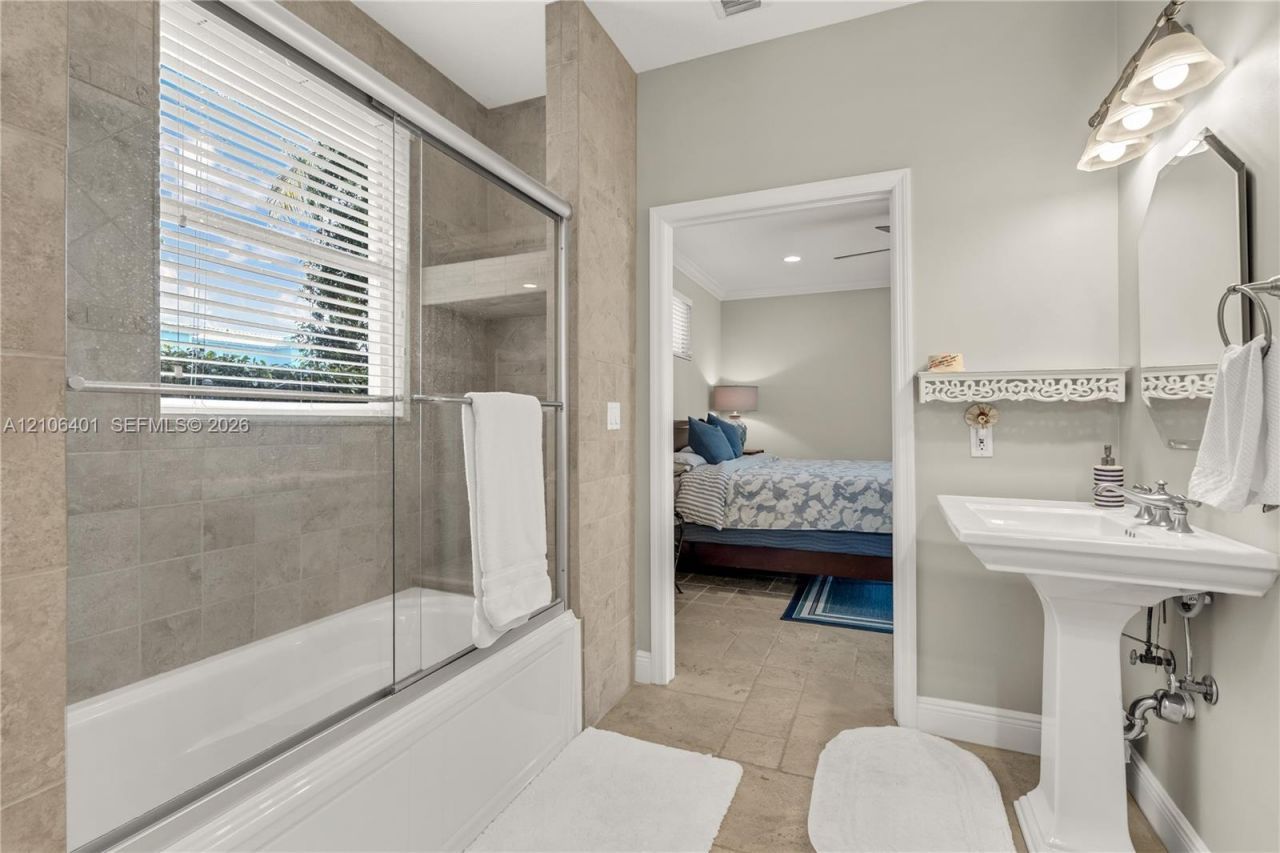 126 Point Pleasant Dr , Key Largo, FL 33037 Photo