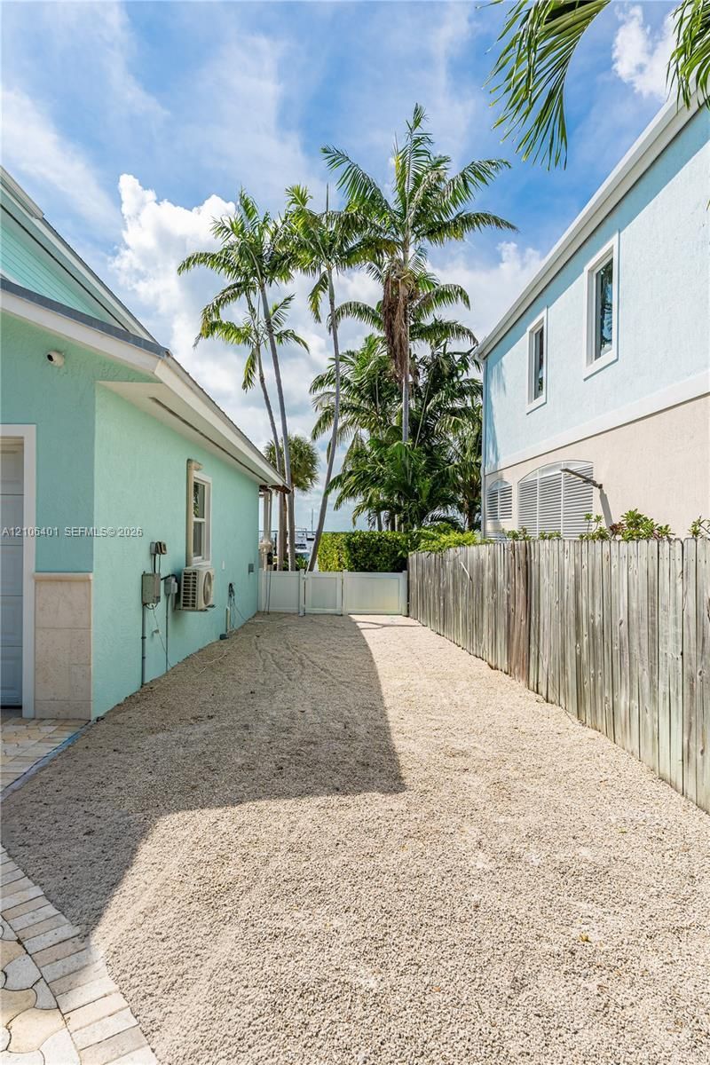 126 Point Pleasant Dr , Key Largo, FL 33037 Photo