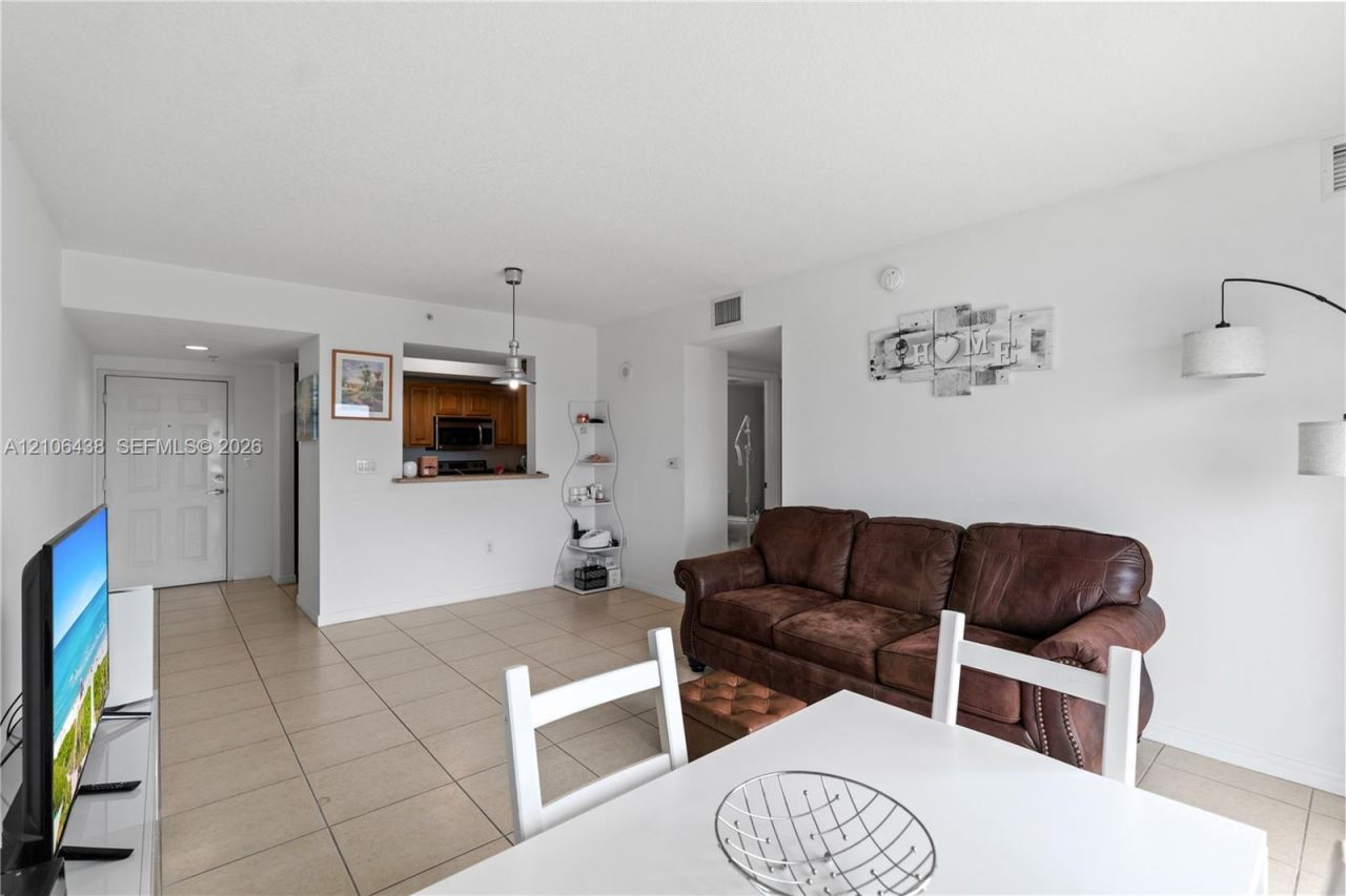 4242 NW 2nd St , Unit 1609, Miami, FL 33126 Photo