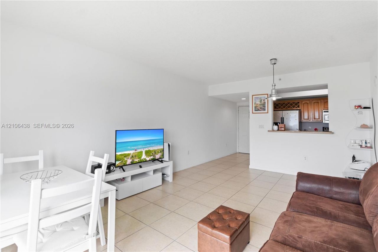4242 NW 2nd St , Unit 1609, Miami, FL 33126 Photo