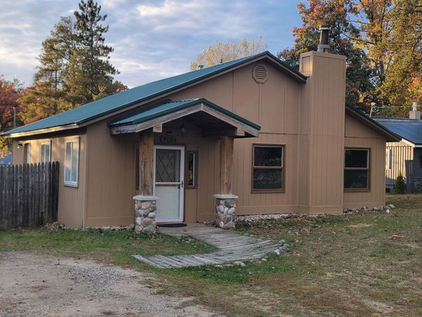 1207 Hollywood Drive, St. Helen, MI 48656