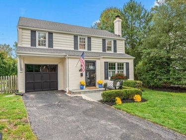 250 BARCLADEN CIRCLE, BRYN MAWR, PA 19010