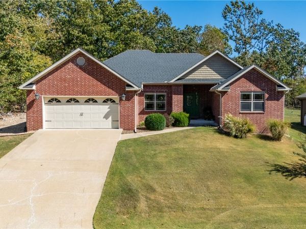 25 Ayr Drive , Bella Vista, AR 72715