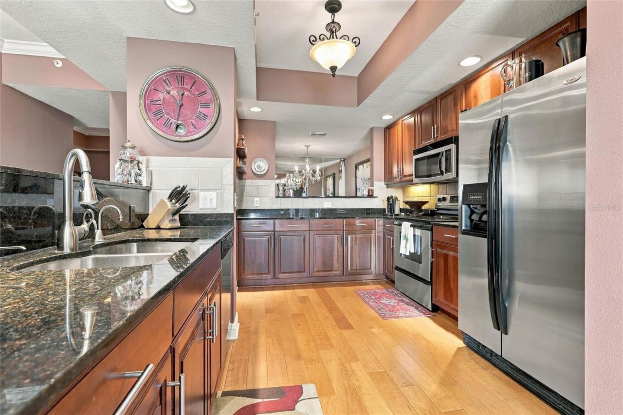 800 N Tamiami Trail, Unit 608, Sarasota, FL 34236 Photo