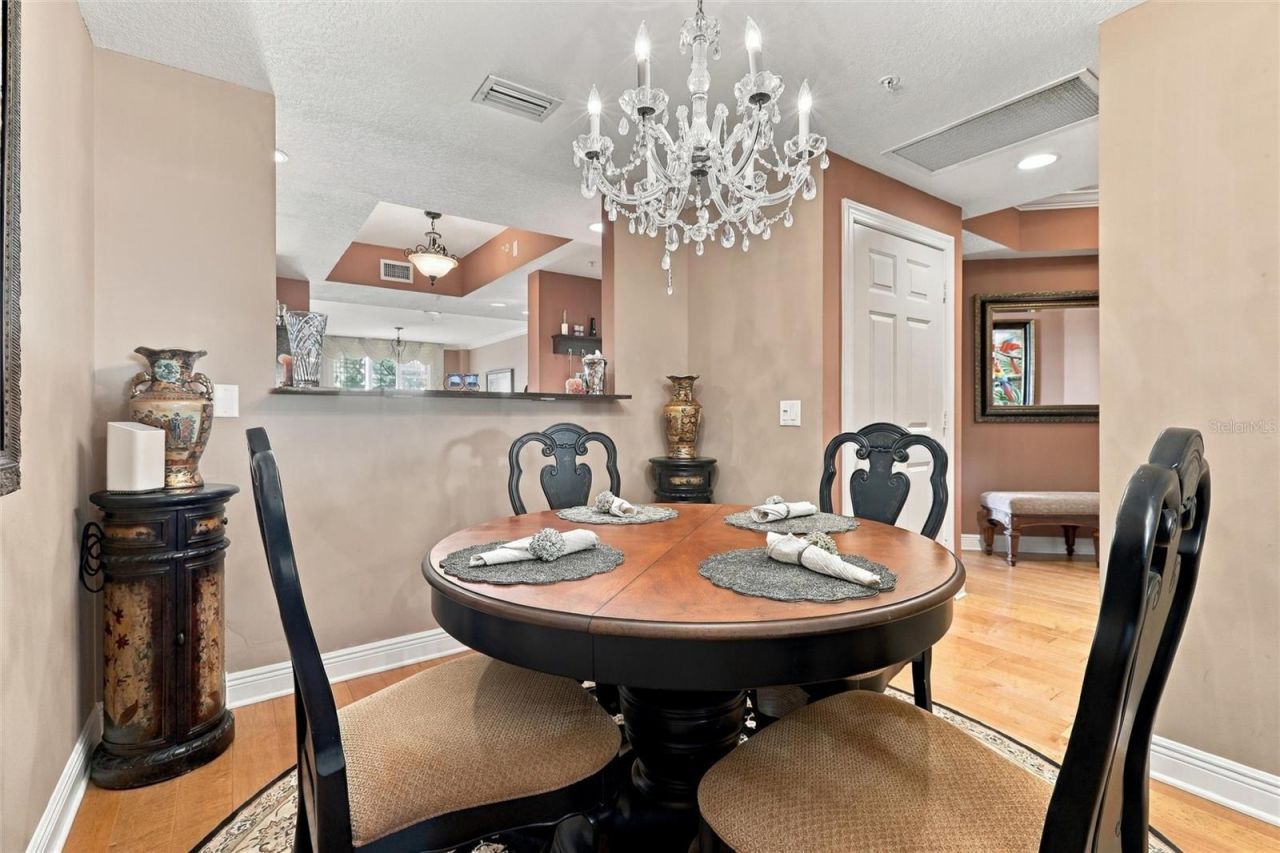 800 N Tamiami Trail, Unit 608, Sarasota, FL 34236 Photo