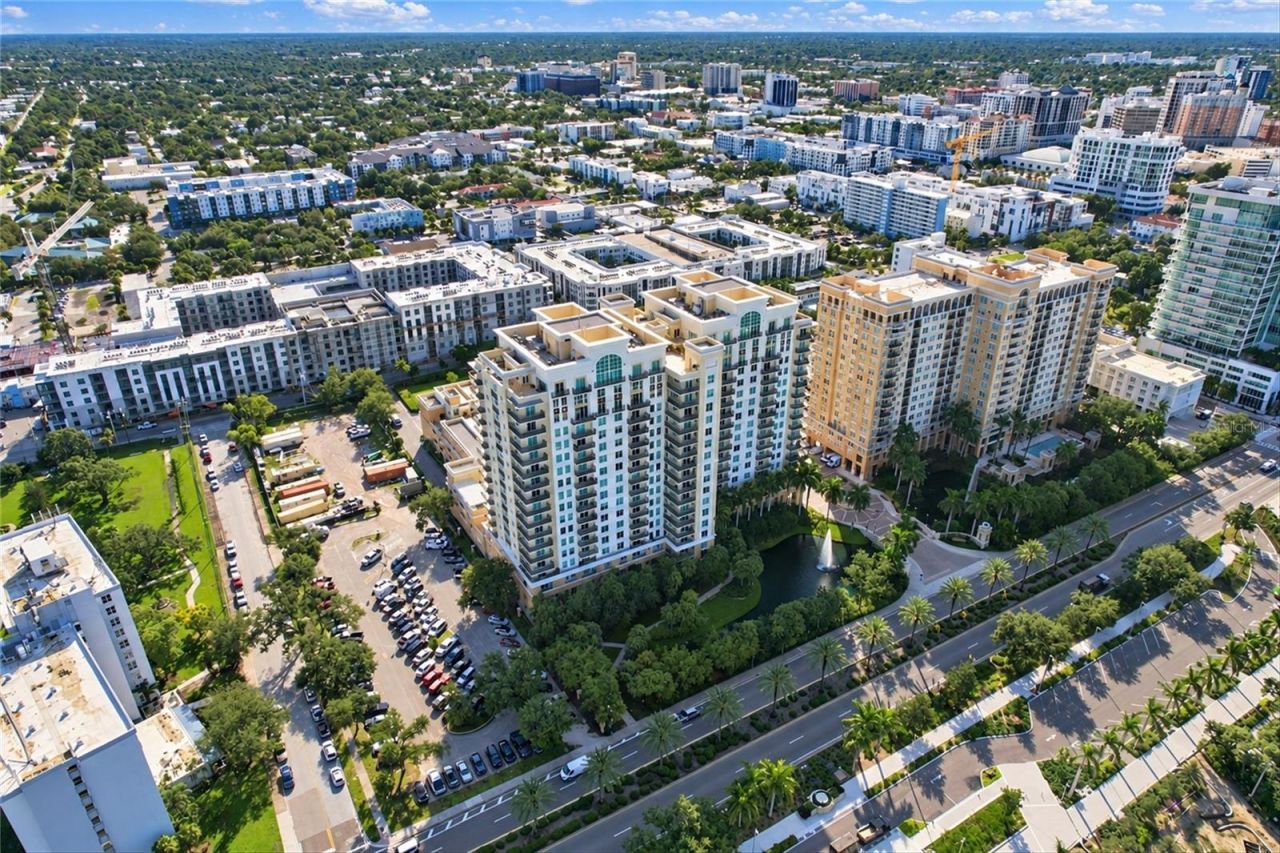 800 N Tamiami Trail, Unit 608, Sarasota, FL 34236 Photo
