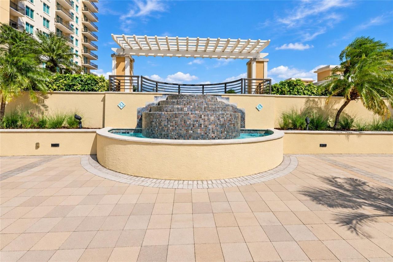800 N Tamiami Trail, Unit 608, Sarasota, FL 34236 Photo