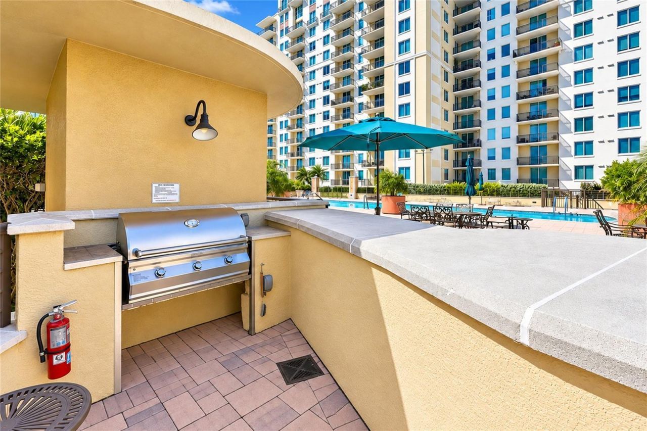 800 N Tamiami Trail, Unit 608, Sarasota, FL 34236 Photo