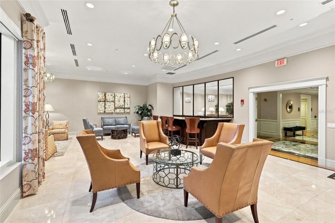 800 N Tamiami Trail, Unit 608, Sarasota, FL 34236 Photo