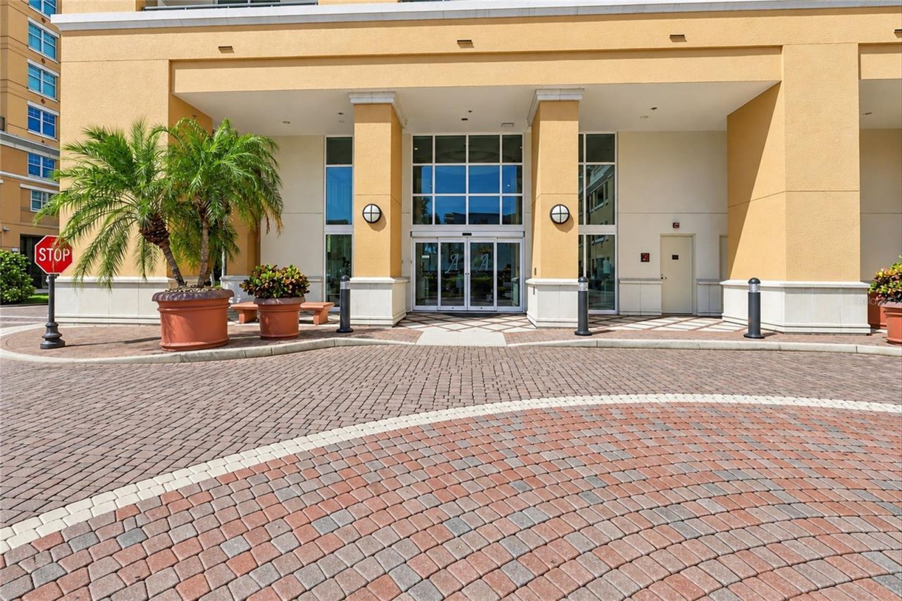 800 N Tamiami Trail, Unit 608, Sarasota, FL 34236 Photo