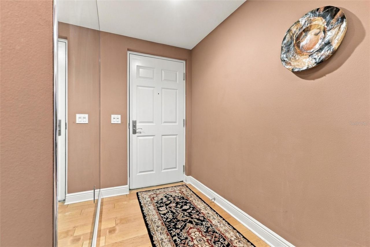 800 N Tamiami Trail, Unit 608, Sarasota, FL 34236 Photo
