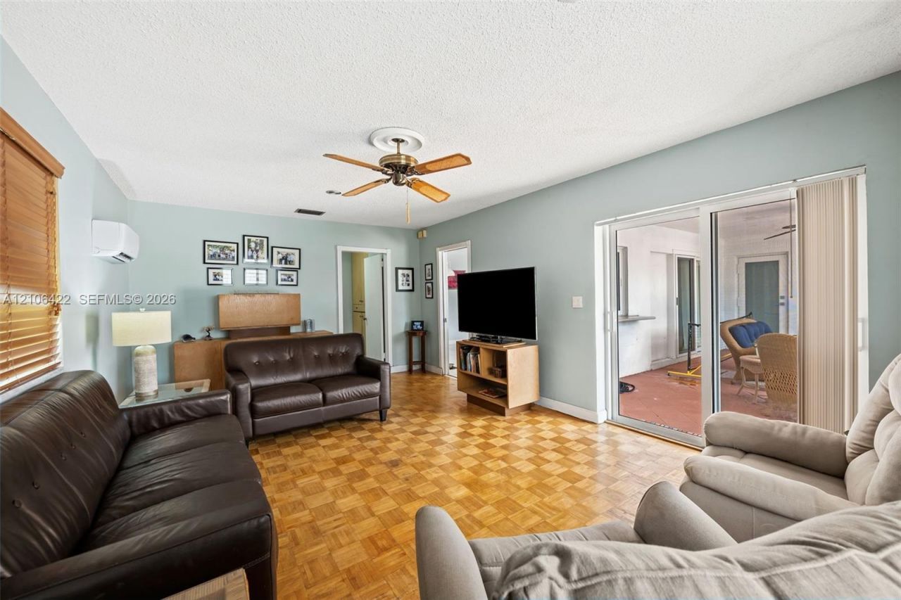 5212 Roosevelt St , Hollywood, FL 33021 Photo
