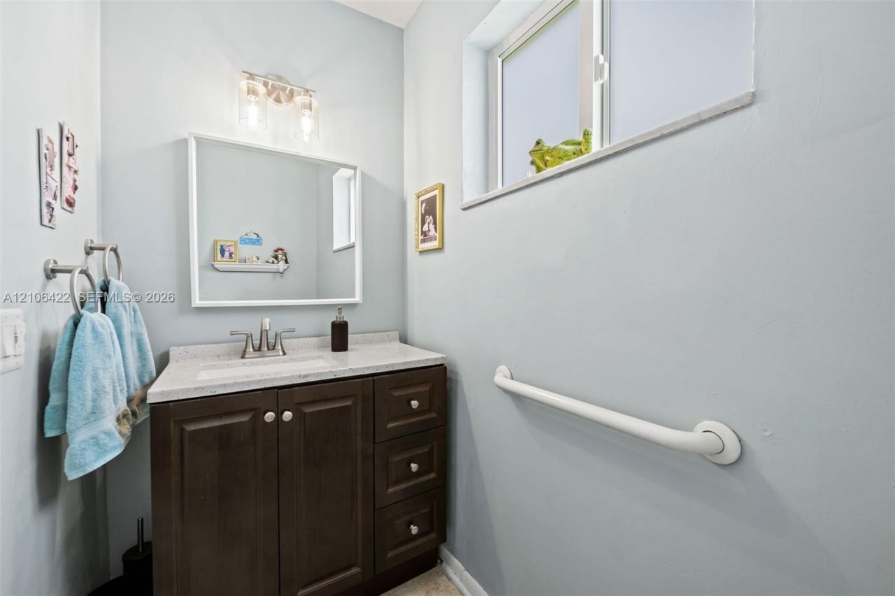 5212 Roosevelt St , Hollywood, FL 33021 Photo