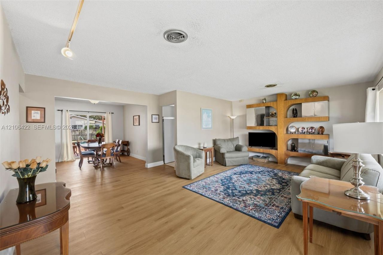 5212 Roosevelt St , Hollywood, FL 33021 Photo