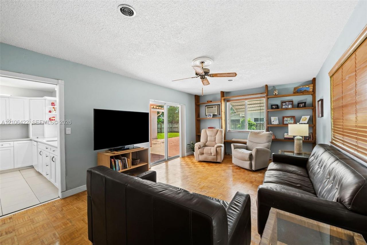5212 Roosevelt St , Hollywood, FL 33021 Photo