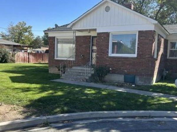 4 Strobel Way, Sparks, NV 89431