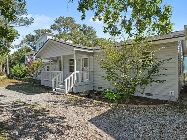 124 N Middleton Avenue, Oak Island, NC 28465
