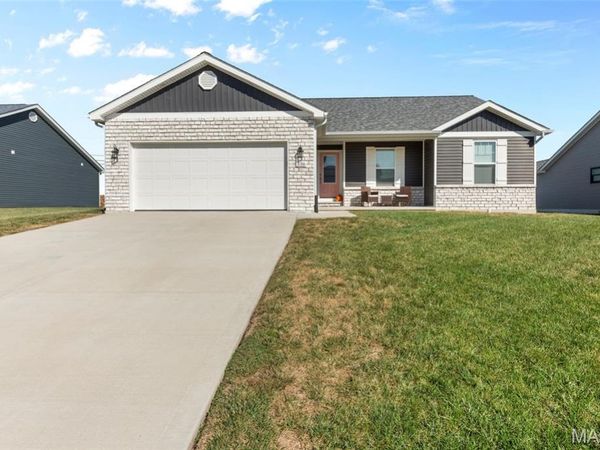 536 Eisenhower Boulevard , Troy, IL 62294