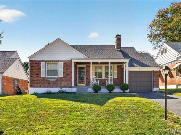 815 Blossom Lane, St Louis, MO 63119