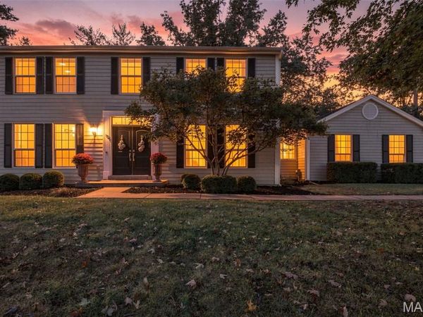 8 Windfall Ridge Court, Chesterfield, MO 63005