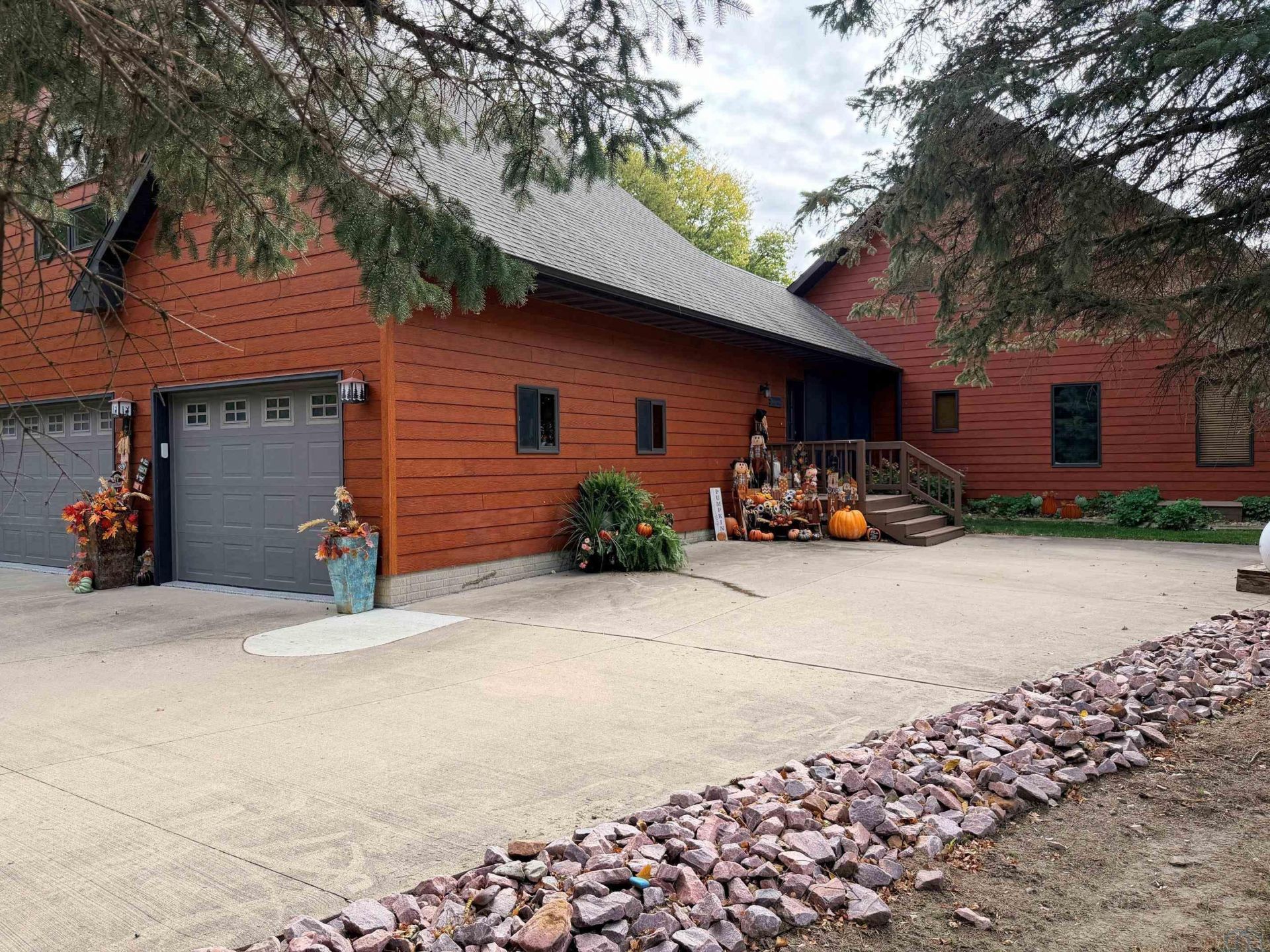 32241 Ponderosa Dr Burbank, SD 57010