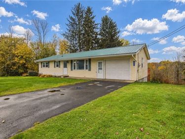 1025 State Route 48 , Fulton, NY 13069