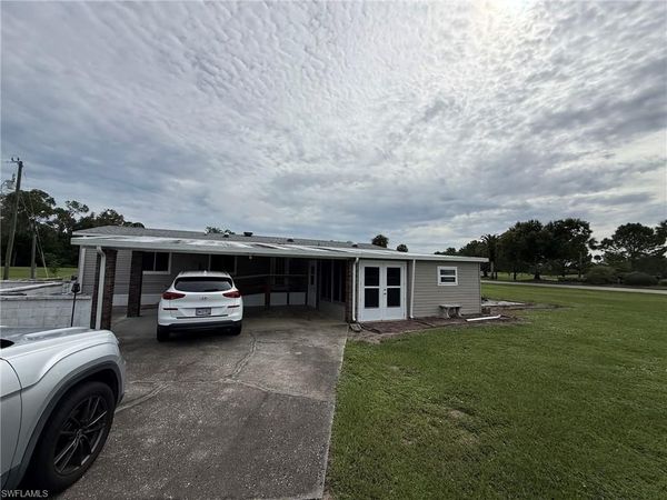 19260 Arrowhead LN , NORTH FORT MYERS, FL 33903