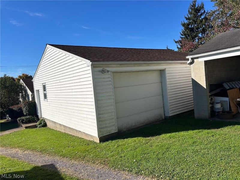 700 W Martin Street, East Palestine, OH 44413 Photo 10