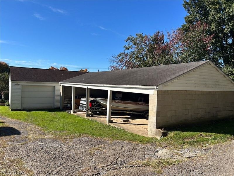 700 W Martin Street, East Palestine, OH 44413 Photo 11
