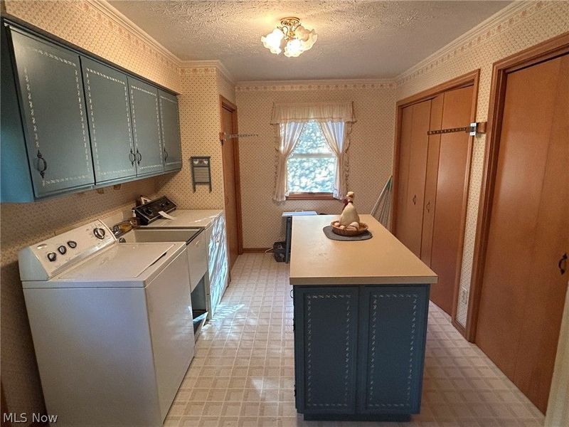 700 W Martin Street, East Palestine, OH 44413 Photo 20