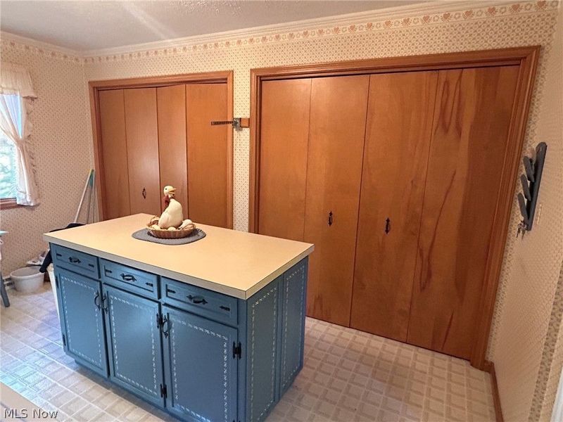 700 W Martin Street, East Palestine, OH 44413 Photo 21