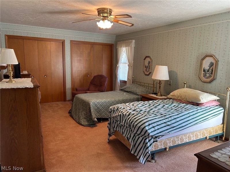 700 W Martin Street, East Palestine, OH 44413 Photo 23