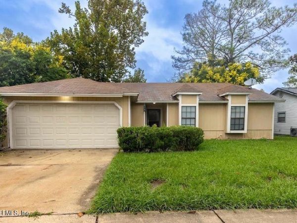 8439 EVEREST Drive, Jacksonville, FL 32244