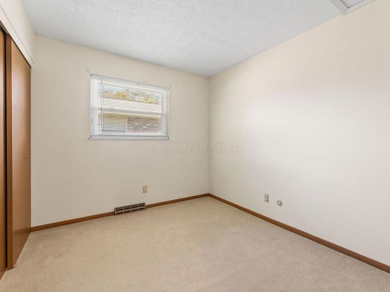 4582 Etna Road , Columbus, OH 43213 Photo 19